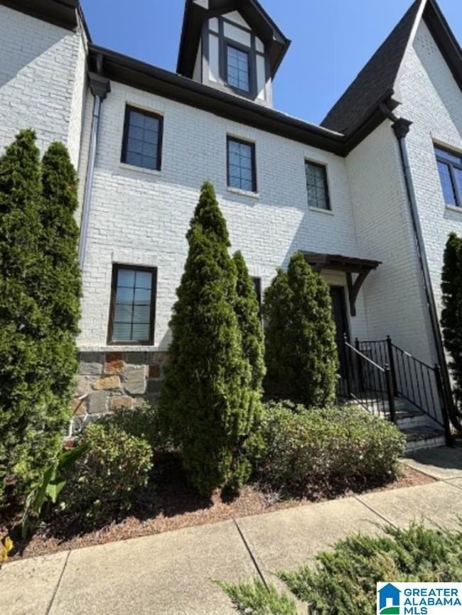 954 Lennox Blvd – photo 1