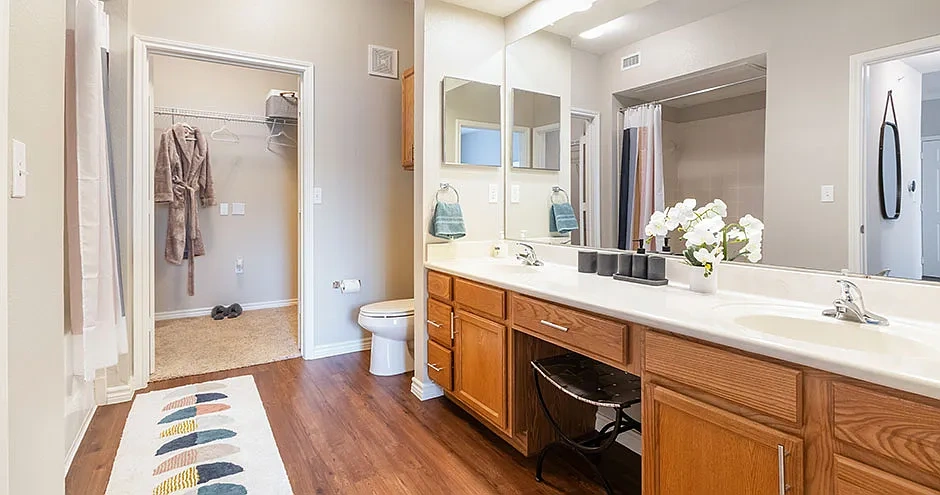 Bristol Place Apartment Homes – photo 1