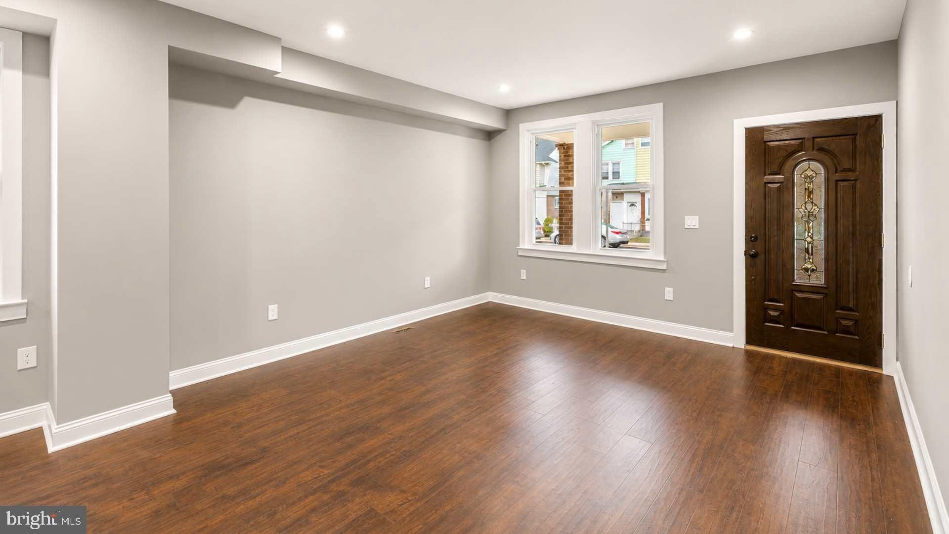 209 Woodlawn Ave – photo 3