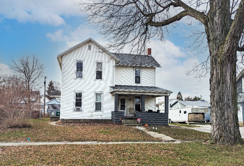 337 Elm St unit 337 – photo 1
