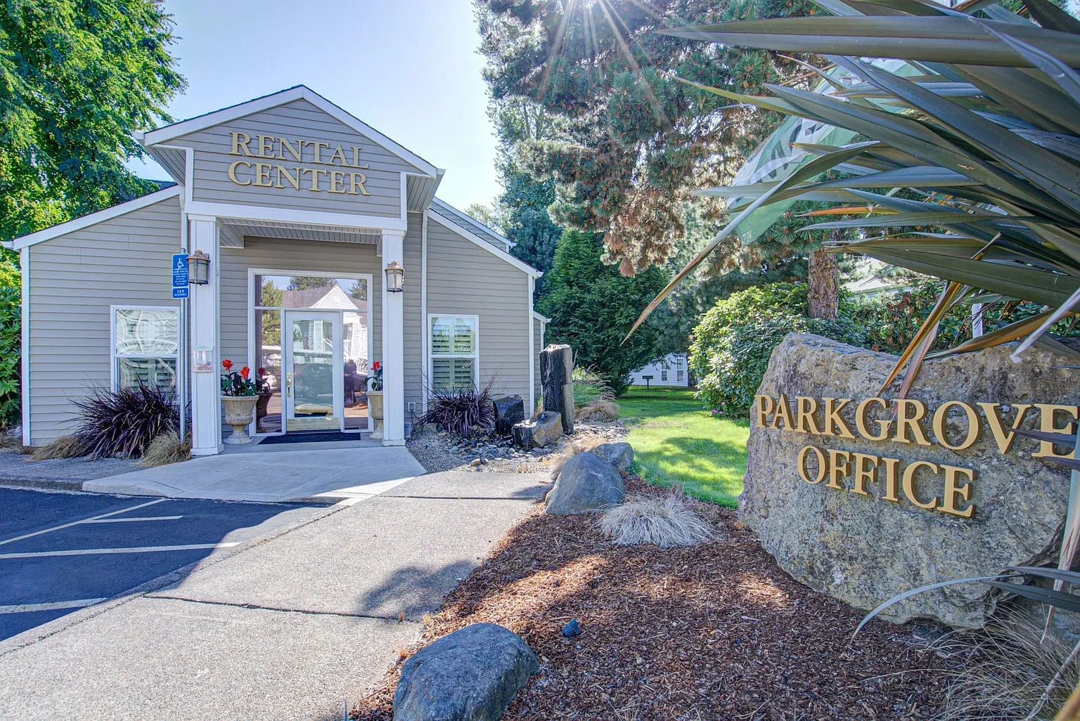 PARKGROVE APARTMENTS – photo 1