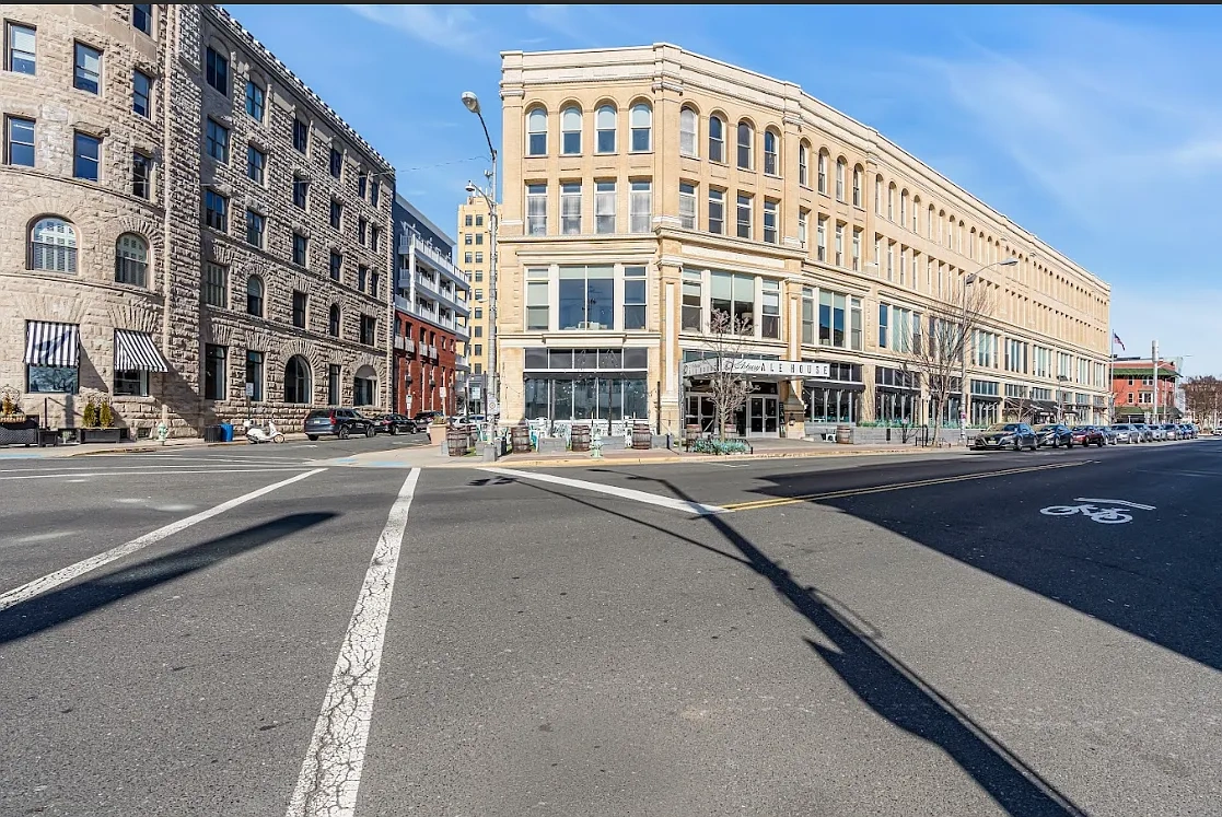 300 Emory Street – photo 2