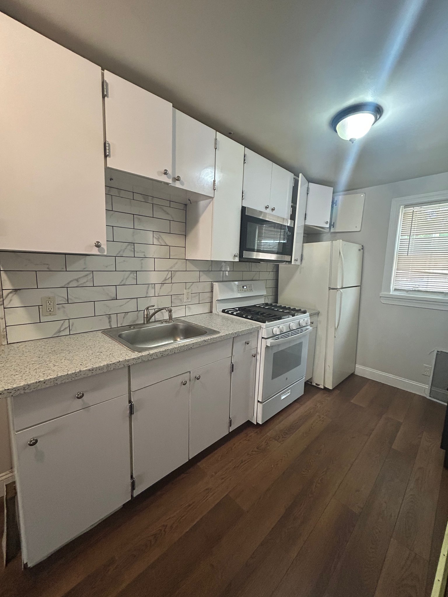 1045 Fehrs Ct – photo 5