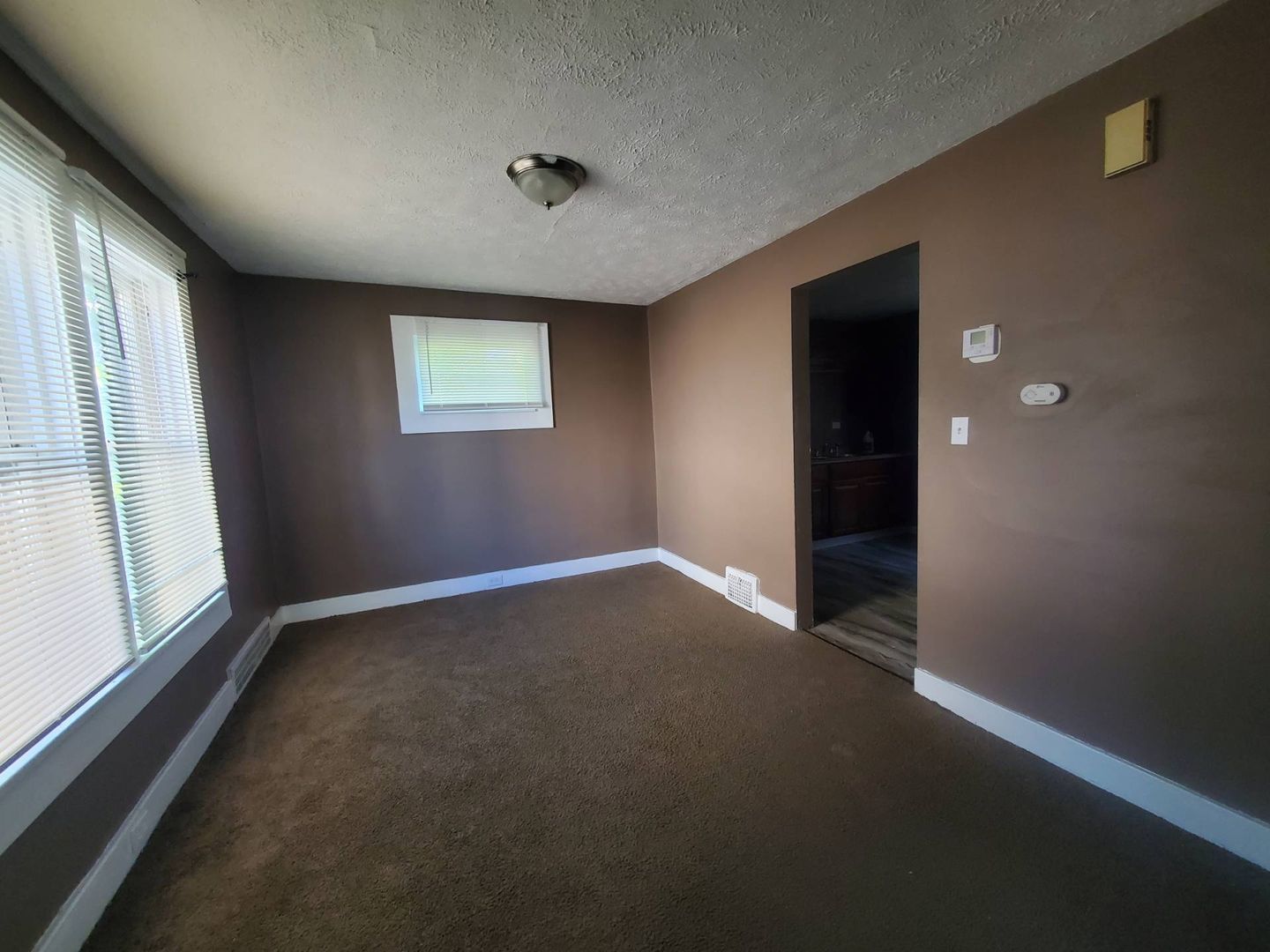 7919 Force Ave – photo 4