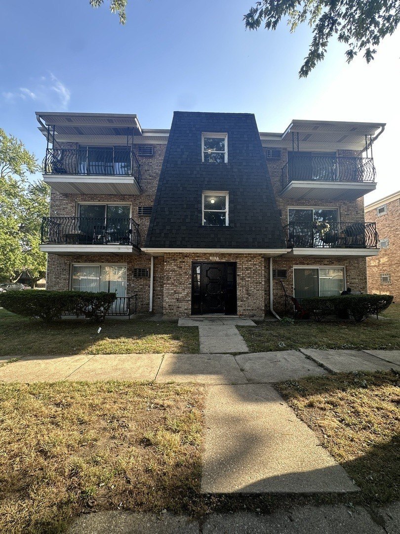 1015 E 150th Pl #3E – photo 1