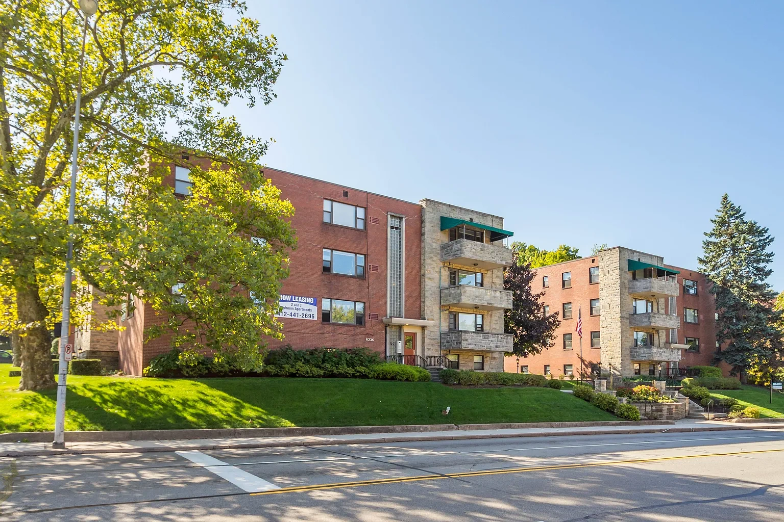 Royal Gardens Apartments – photo 2