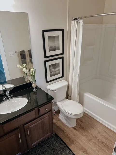 Riverwalk Apartments – photo 5