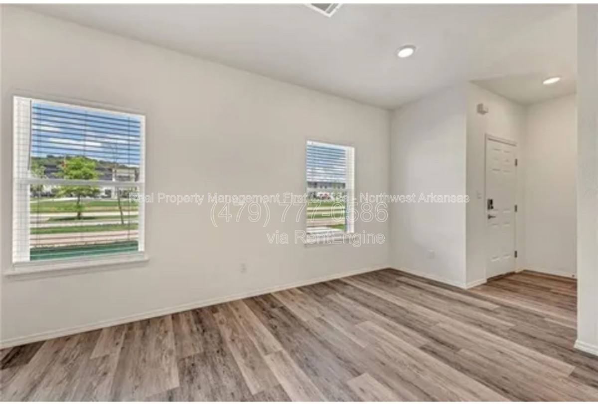 998 S Benchmark Ln unit 998 1 – photo 4