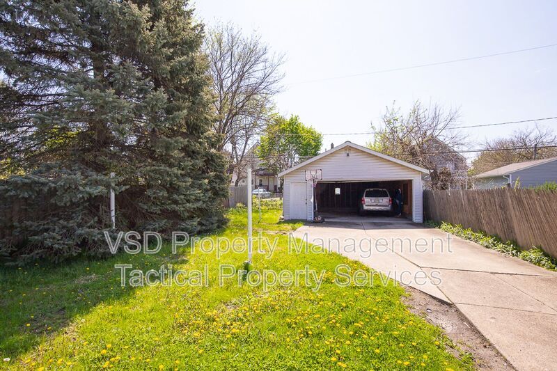 8204 Vineyard Ave – photo 4