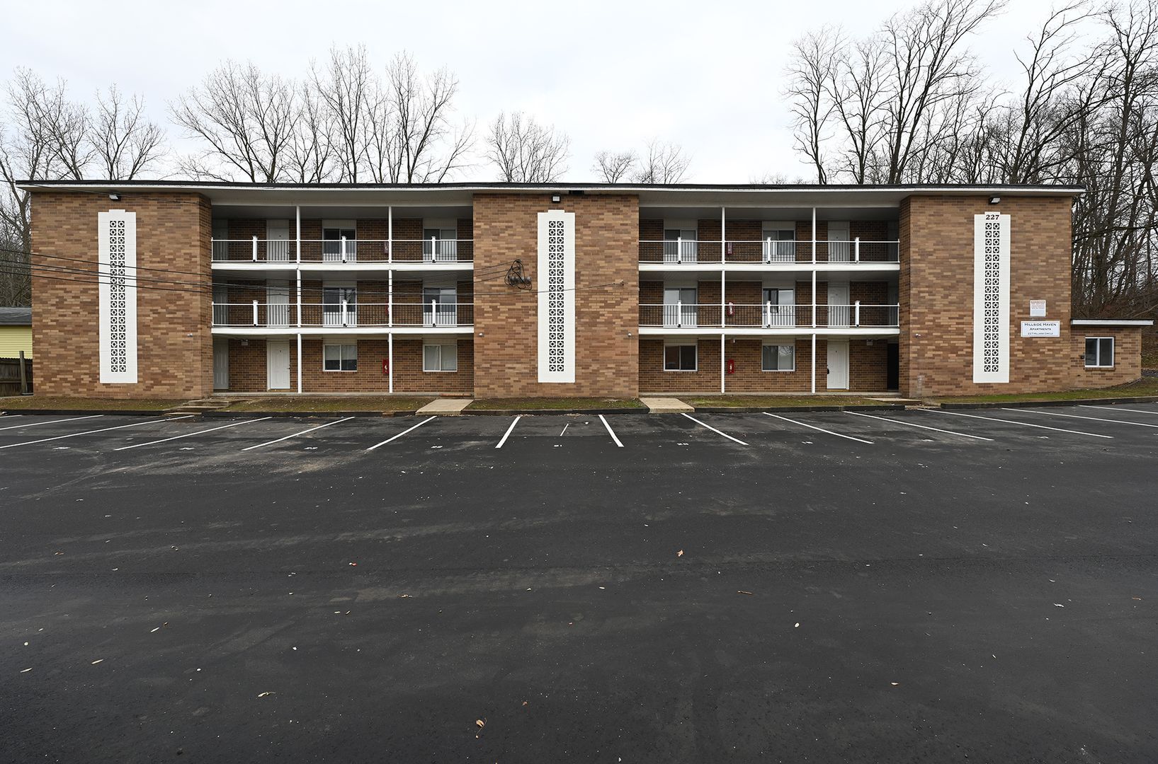 227 Hillside Cir – photo 1