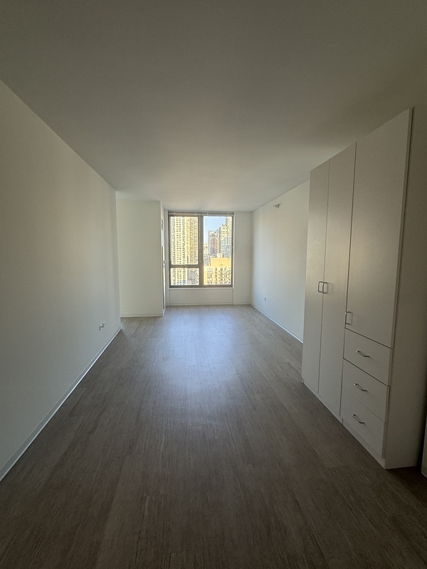 152 W Superior St – photo 3