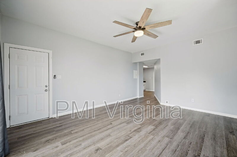 318 N Main St unit # G – photo 5