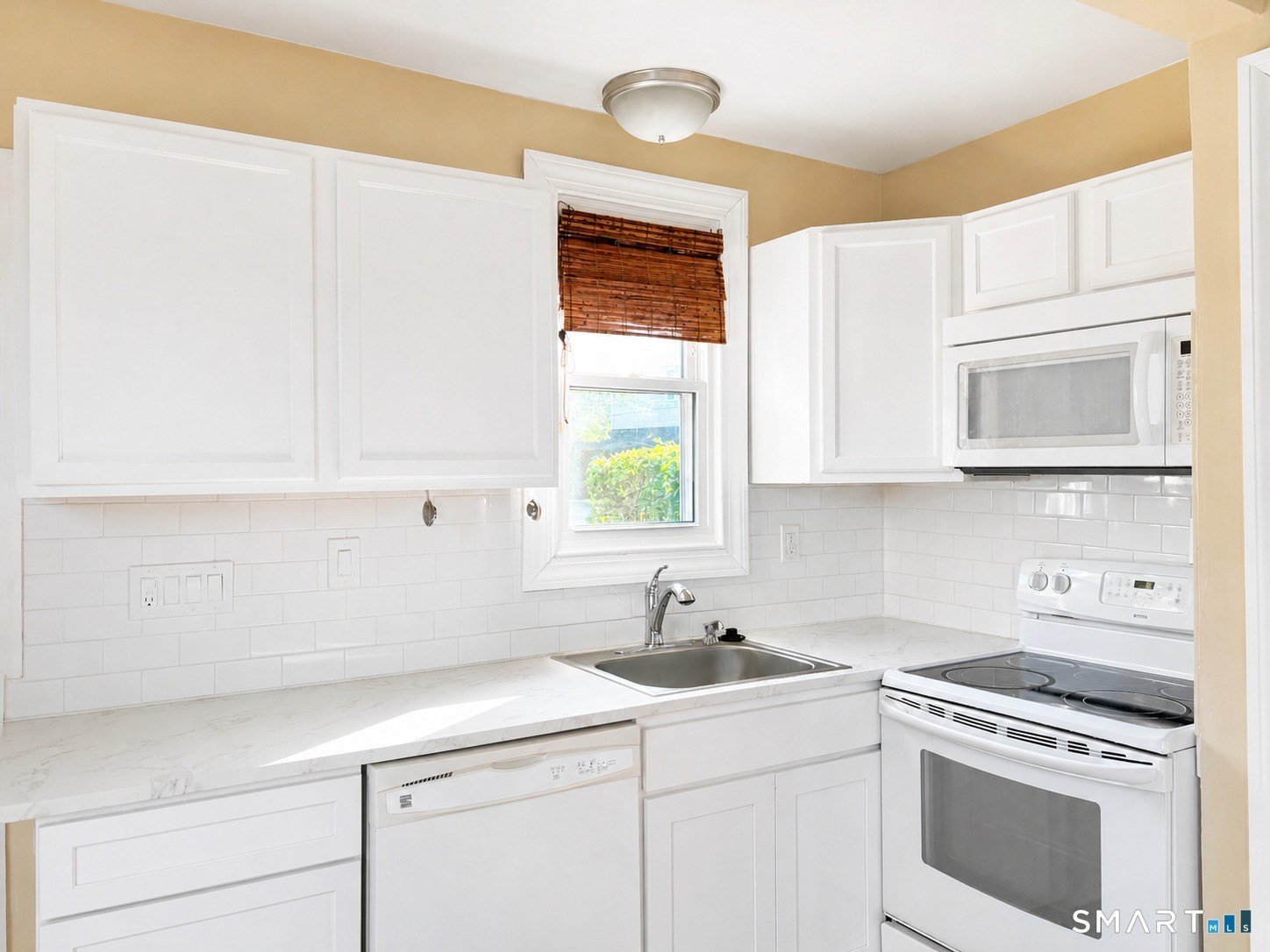 400 Treadwell St – photo 4