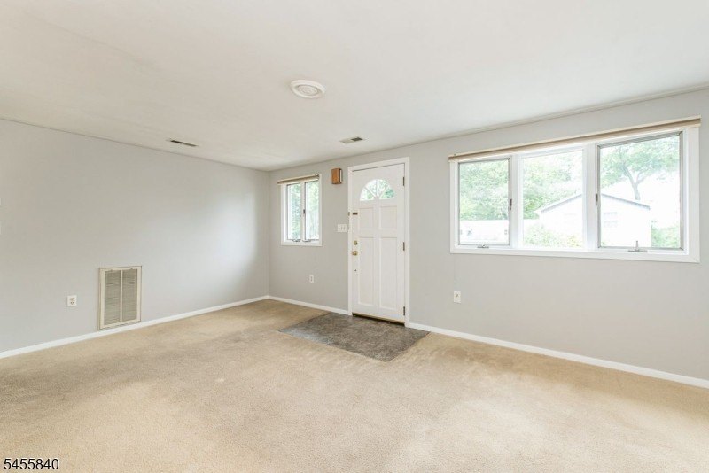 97 New York Ave – photo 5