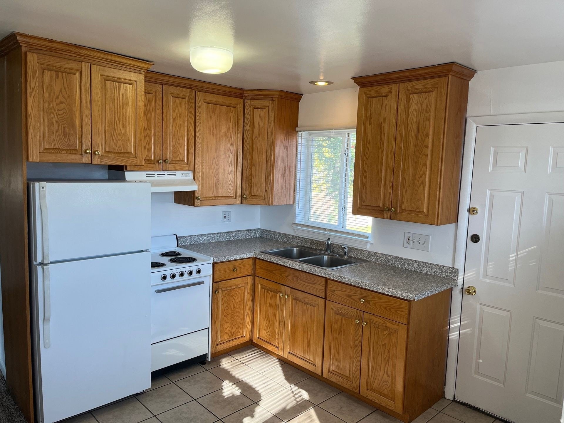 34 W Russett Ave – photo 5
