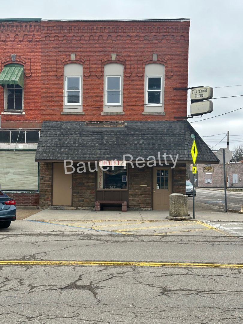 43 1/2 E Main St unit Apt. 3 – photo 1