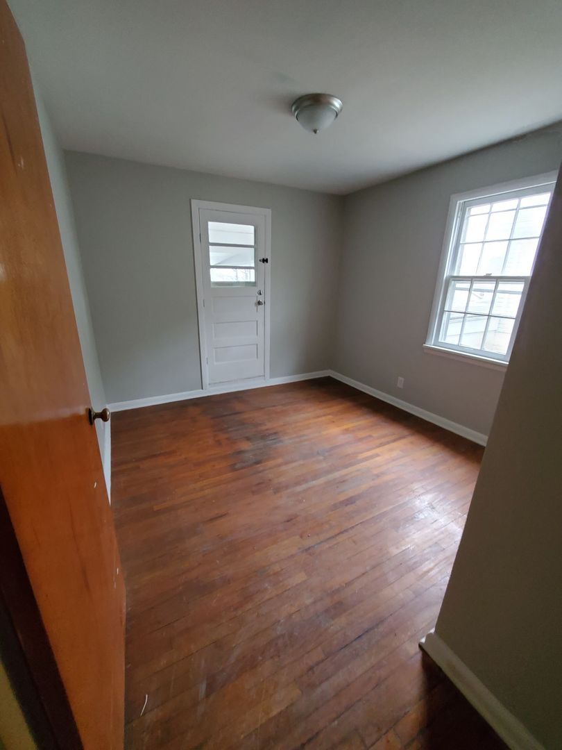 1636 St Elmo Ave NE – photo 3