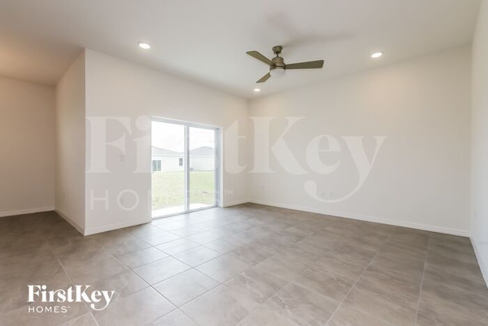 527 Crown Rose Dr – photo 2