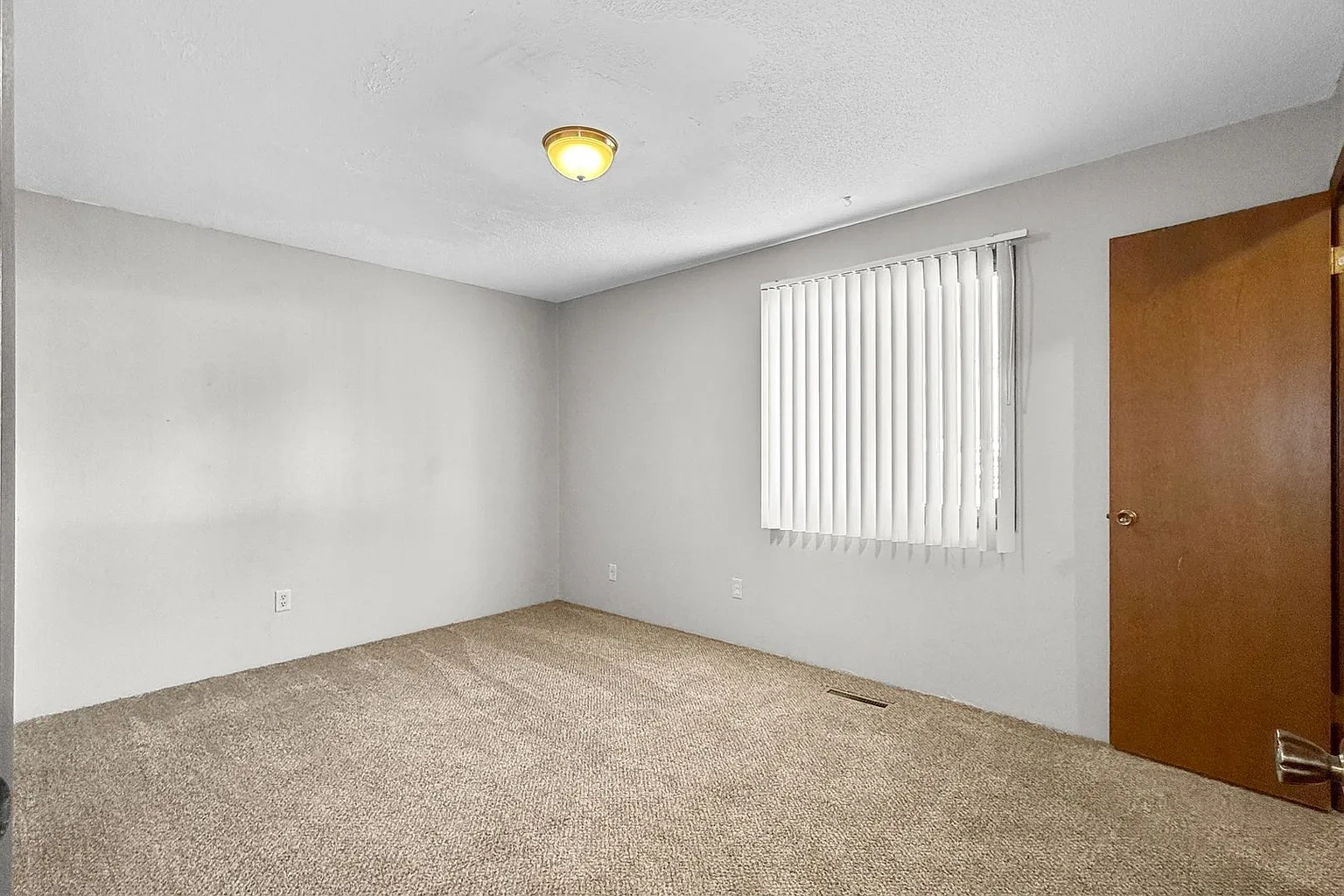 Find Your Perfect Fit at East Park Apartments! – photo 1