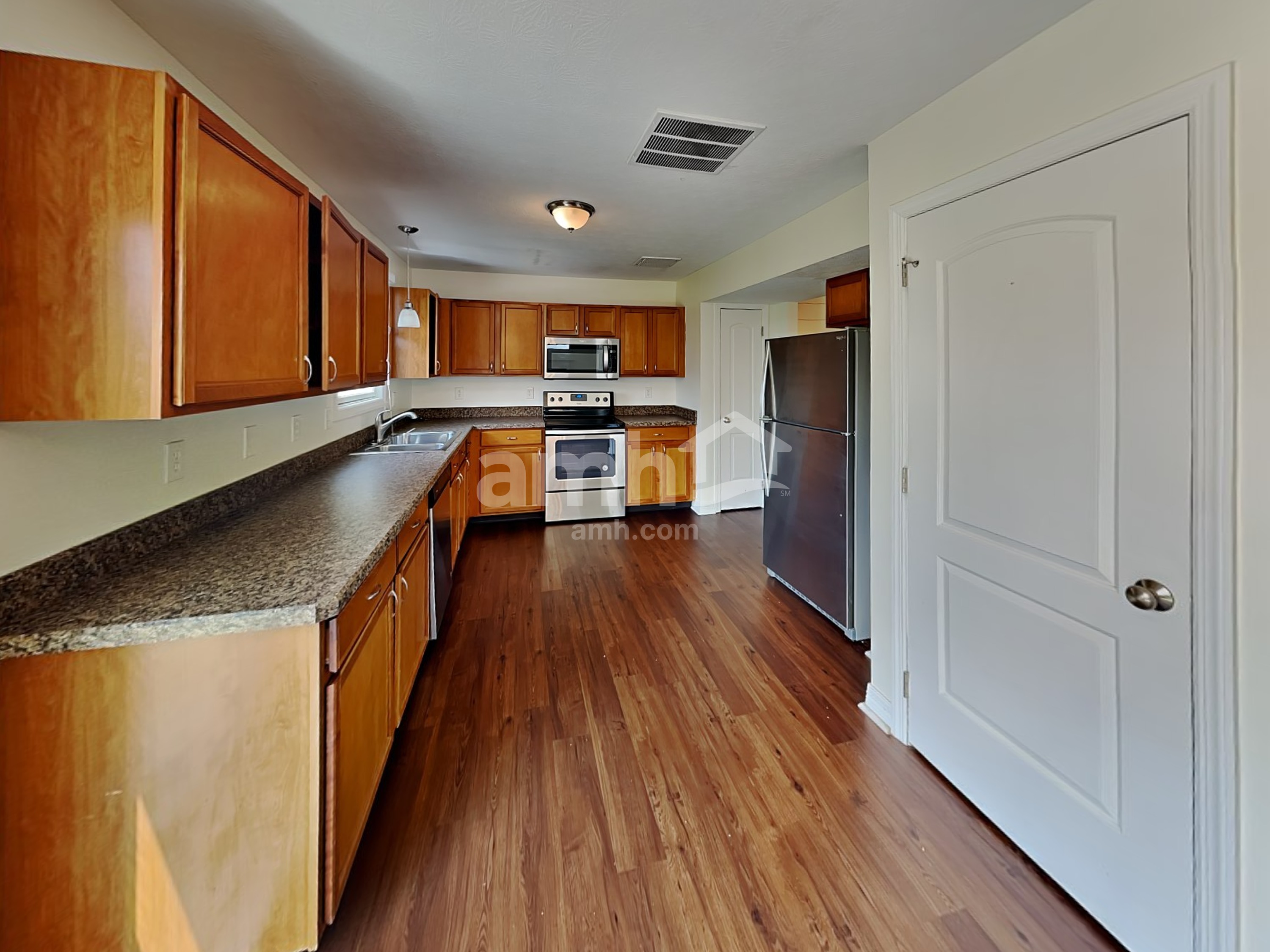 761 Orwell St – photo 3