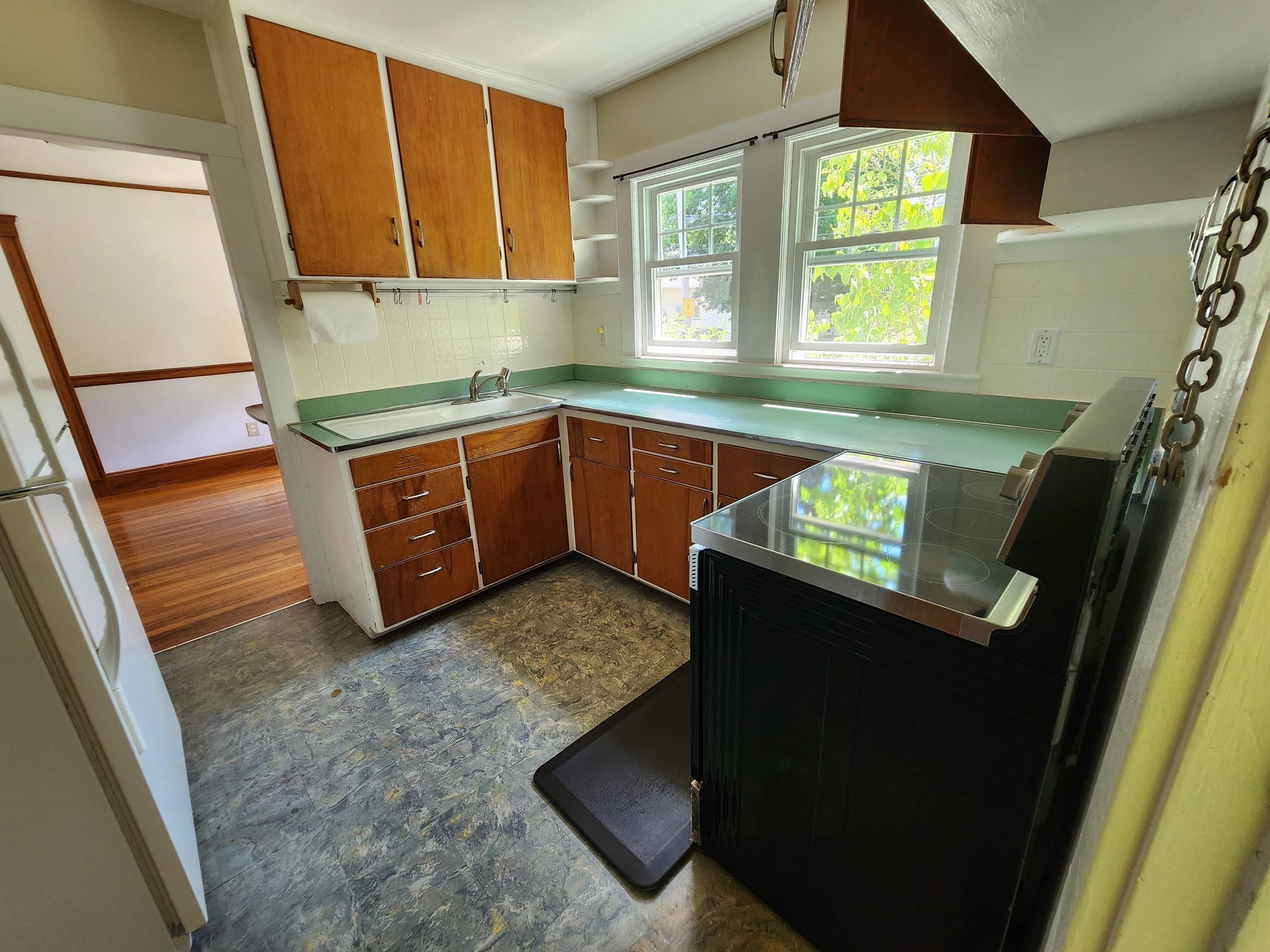 35 Bowker St – photo 3
