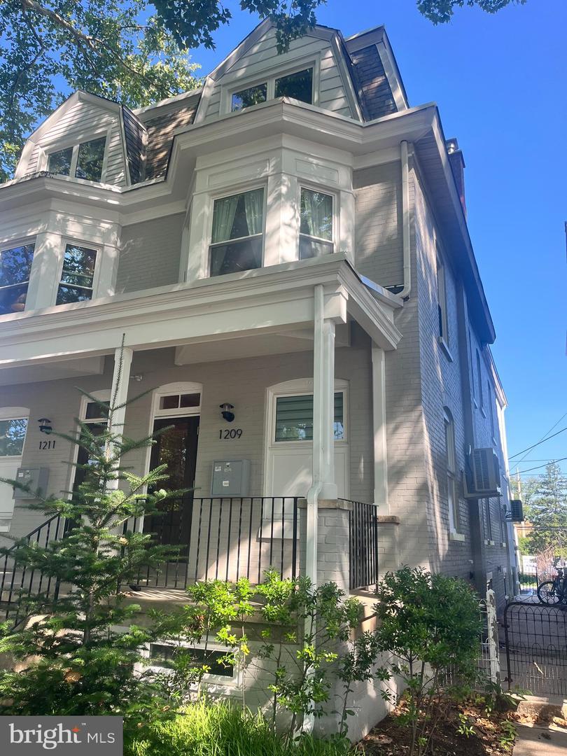 1209 Penn Ave unit 1 – photo 2