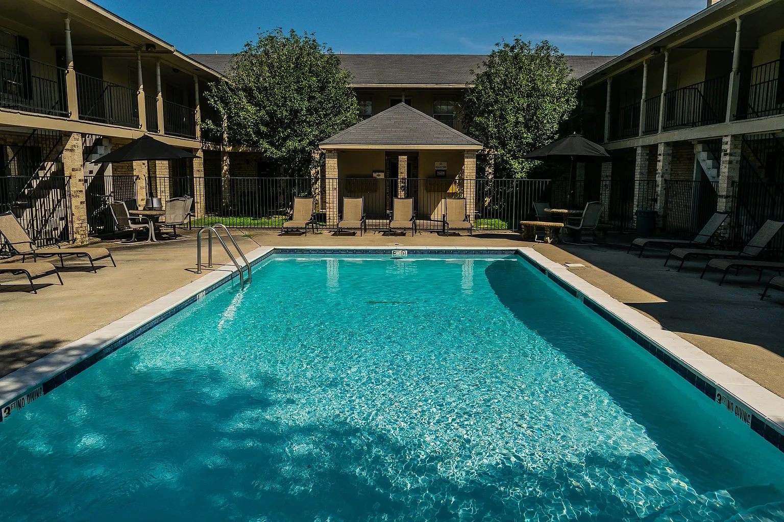 El Cid Apartments – photo 3