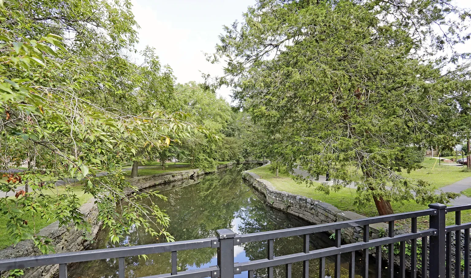 Village Manor – photo 2