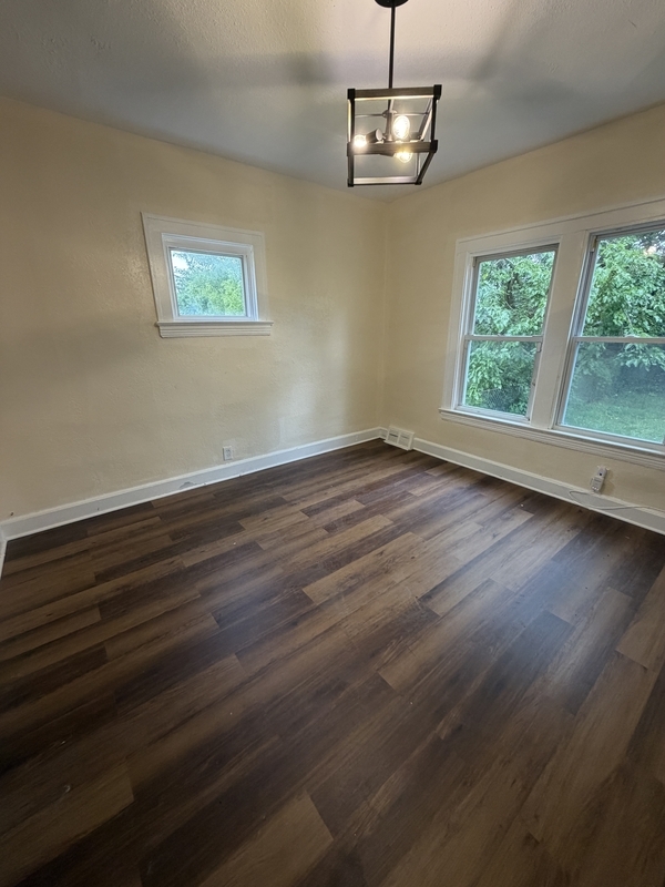 3926 E 121st St – photo 4