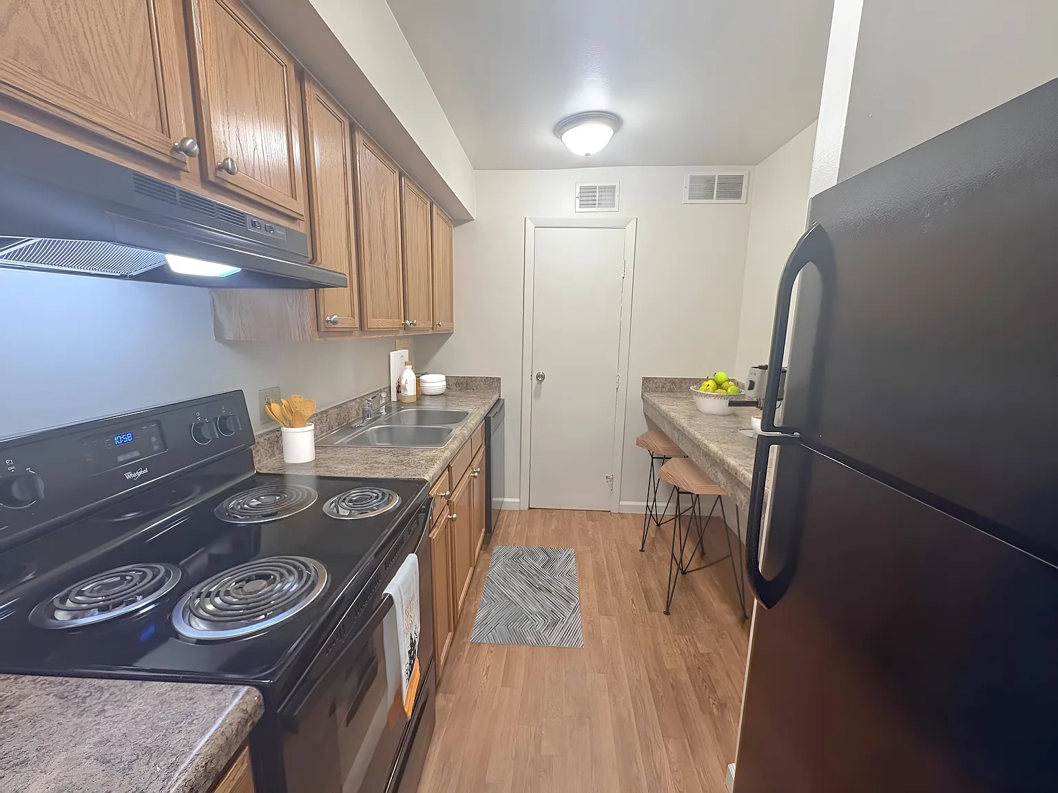 Rivers Edge Apartments and Townhomes – photo 3