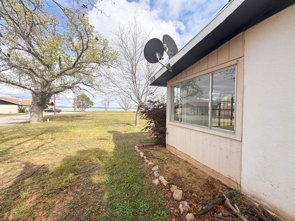 105 Lake Breeze Dr – photo 5