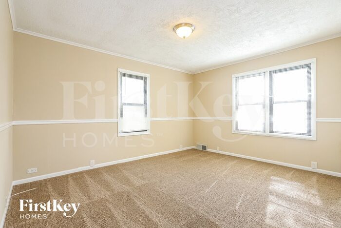 723 Fulton Ave – photo 3