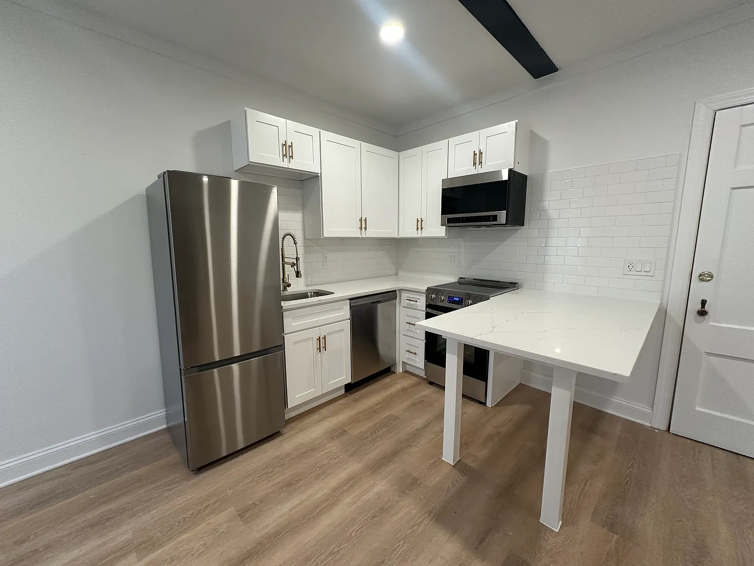2 Maryland Avenue – photo 1