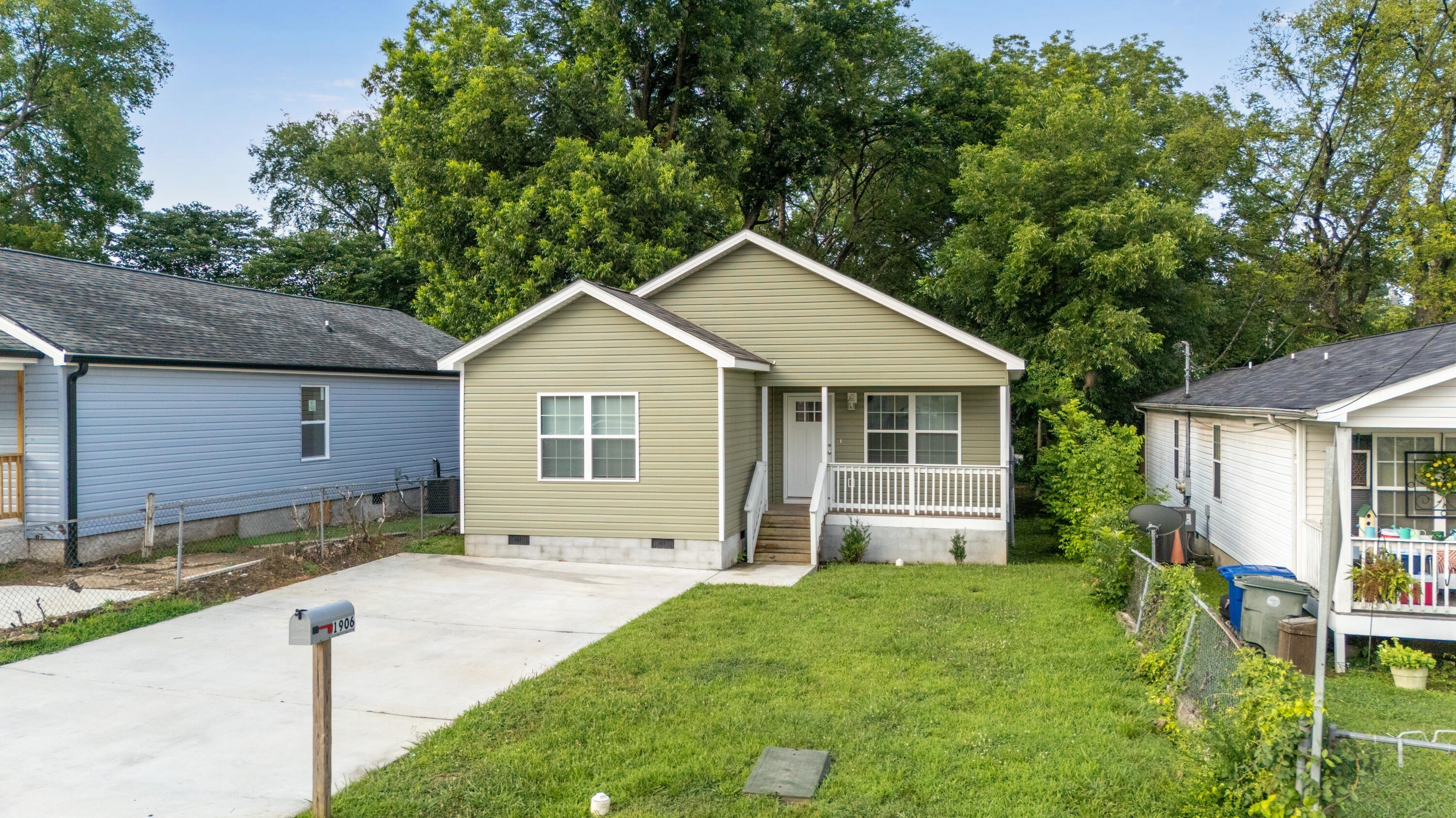 1906 Blackford St – photo 3