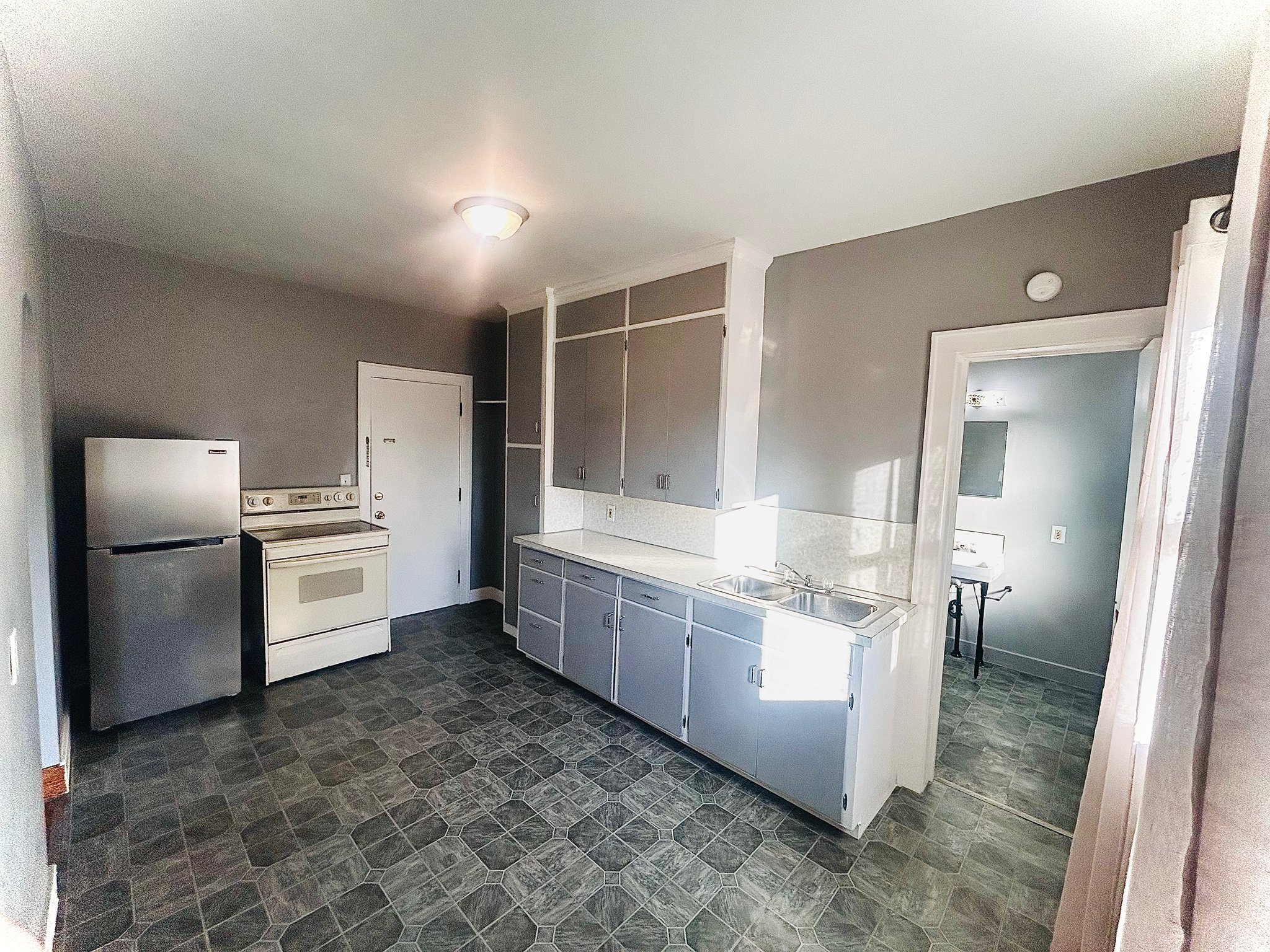 141 N Bates St unit 4 – photo 1
