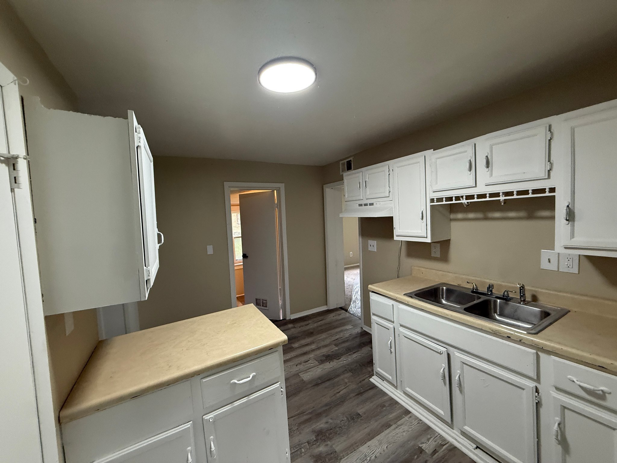 5636 Drake Ave – photo 4