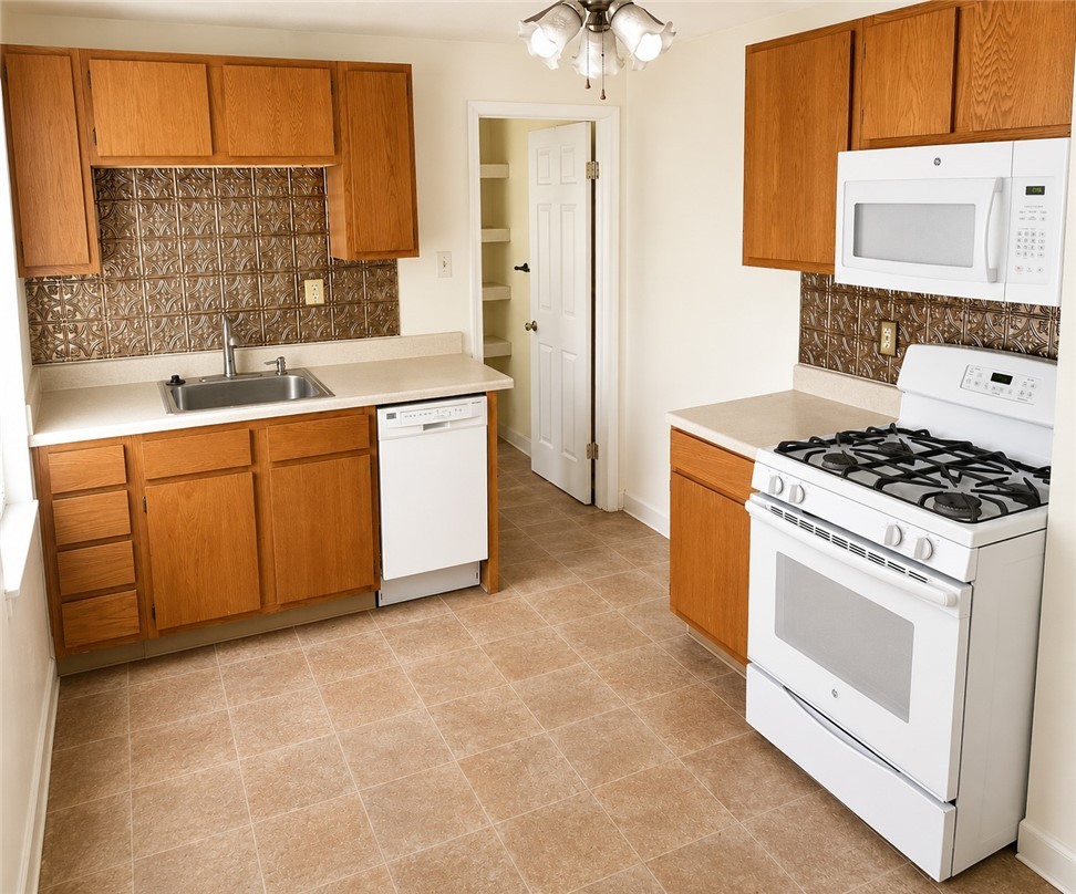323 38th St unit 1 – photo 2
