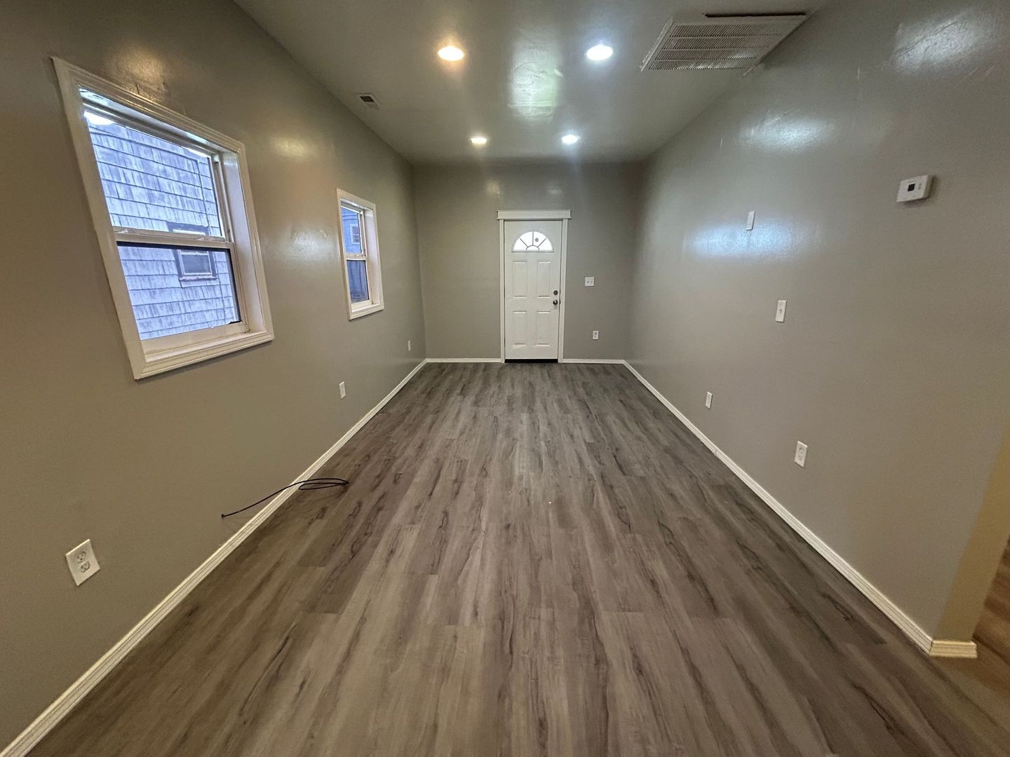 2347 Rosedale Ave – photo 3