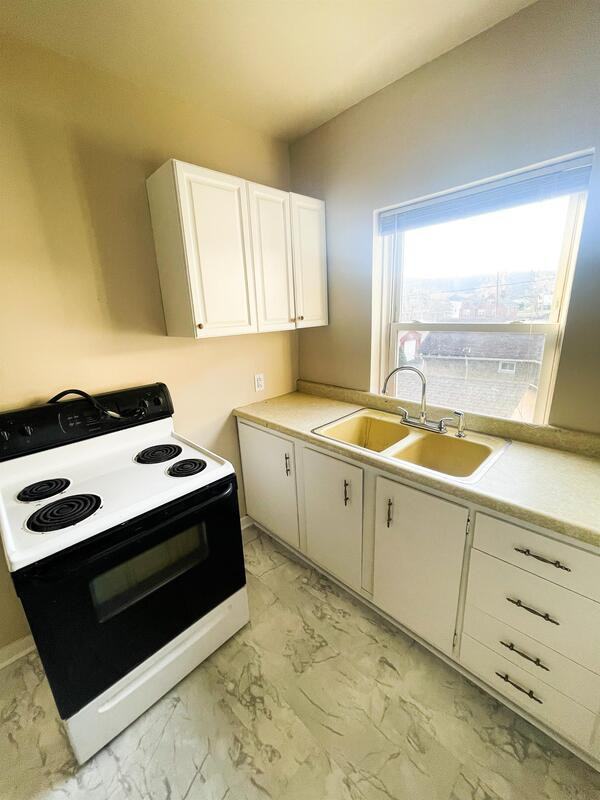 3500 Elm St – photo 5