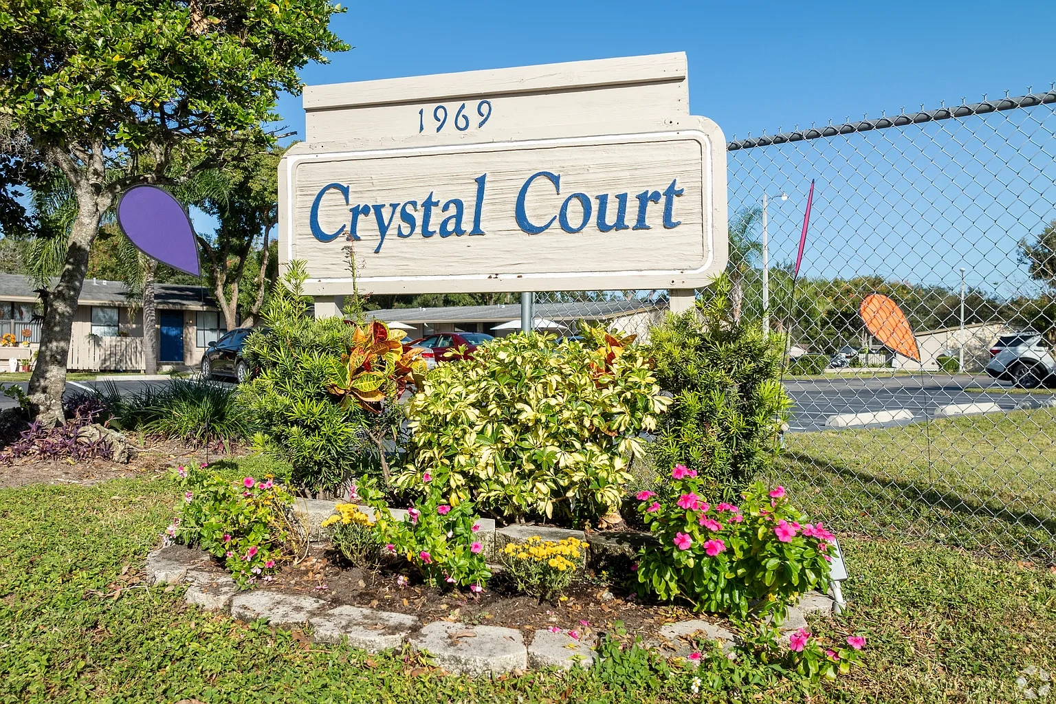Crystal Court Apartments – photo 2