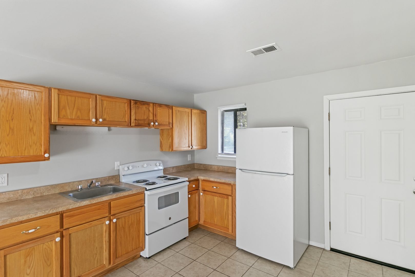 4144 Airport Rd – photo 3