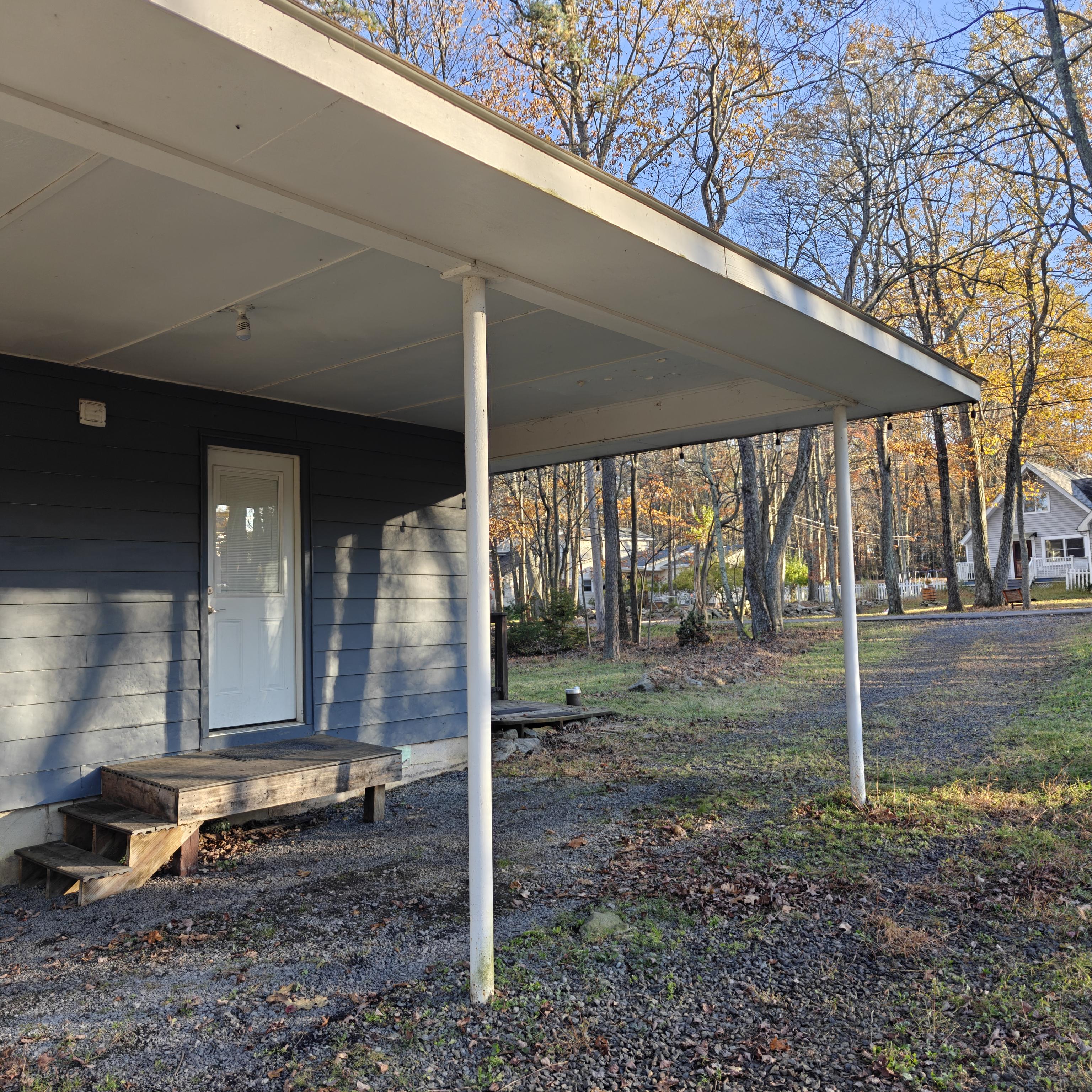3136 Fern Rd – photo 2