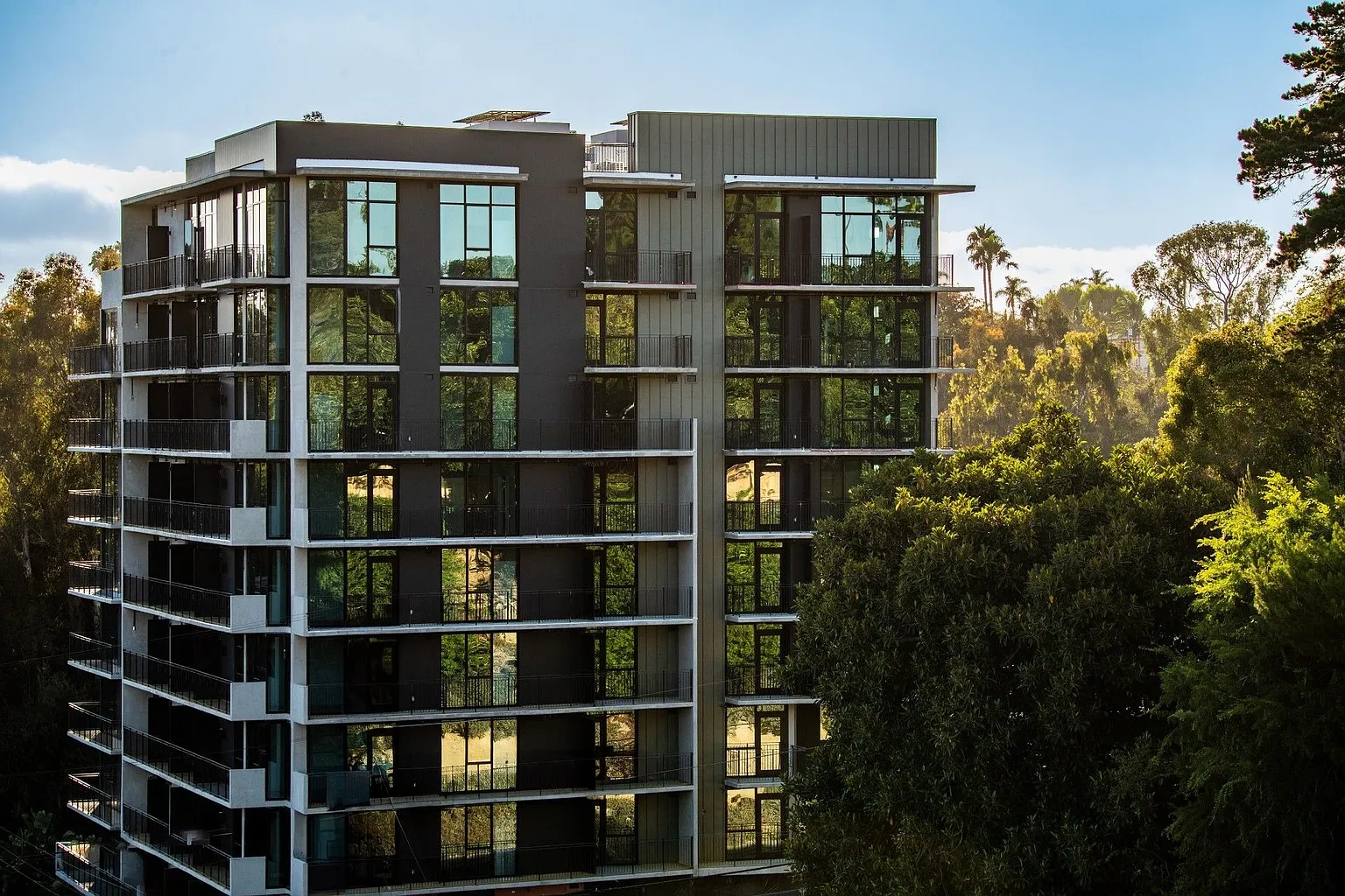 Rainford Apartments – photo 2