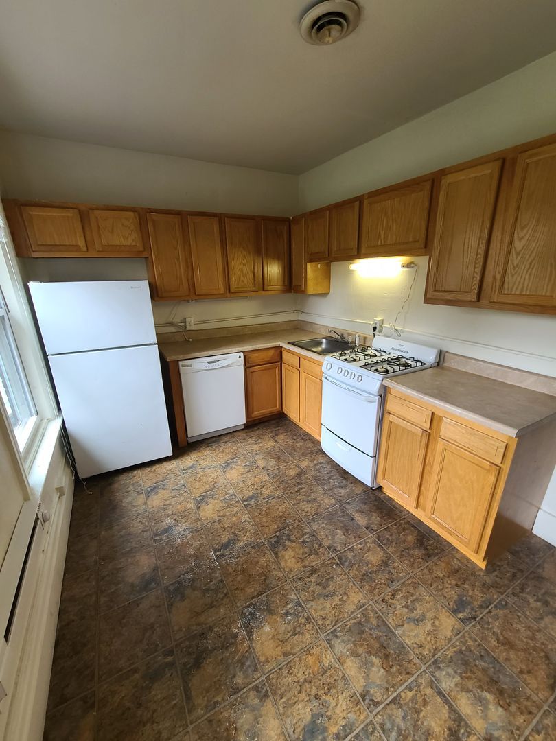 4521 Centre Ave unit #2 – photo 3