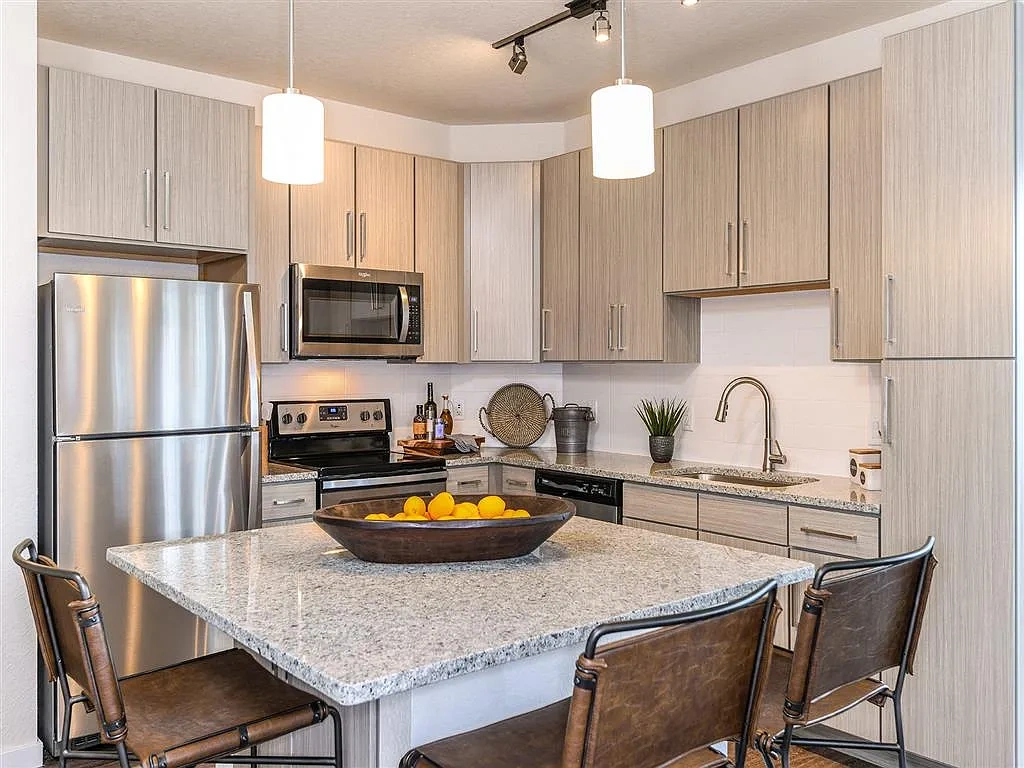 Lenox at Bloomingdale – photo 4