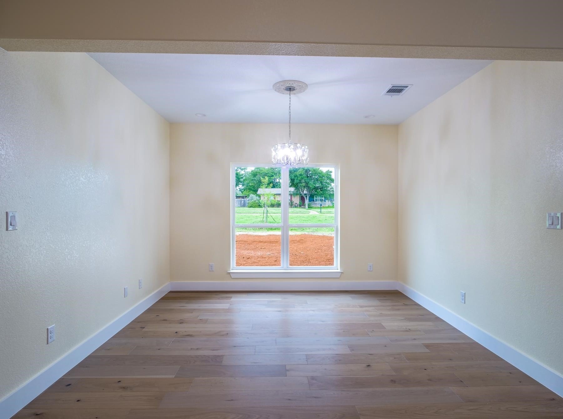1415 Bluebonnet Dr – photo 5
