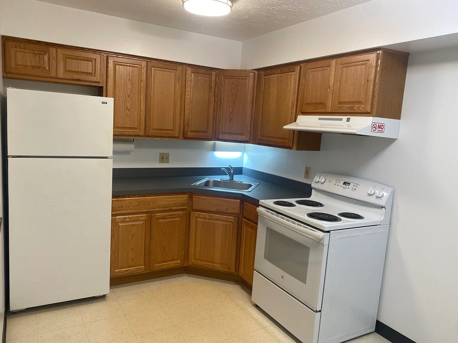 Ridge Plaza Apartments – photo 3