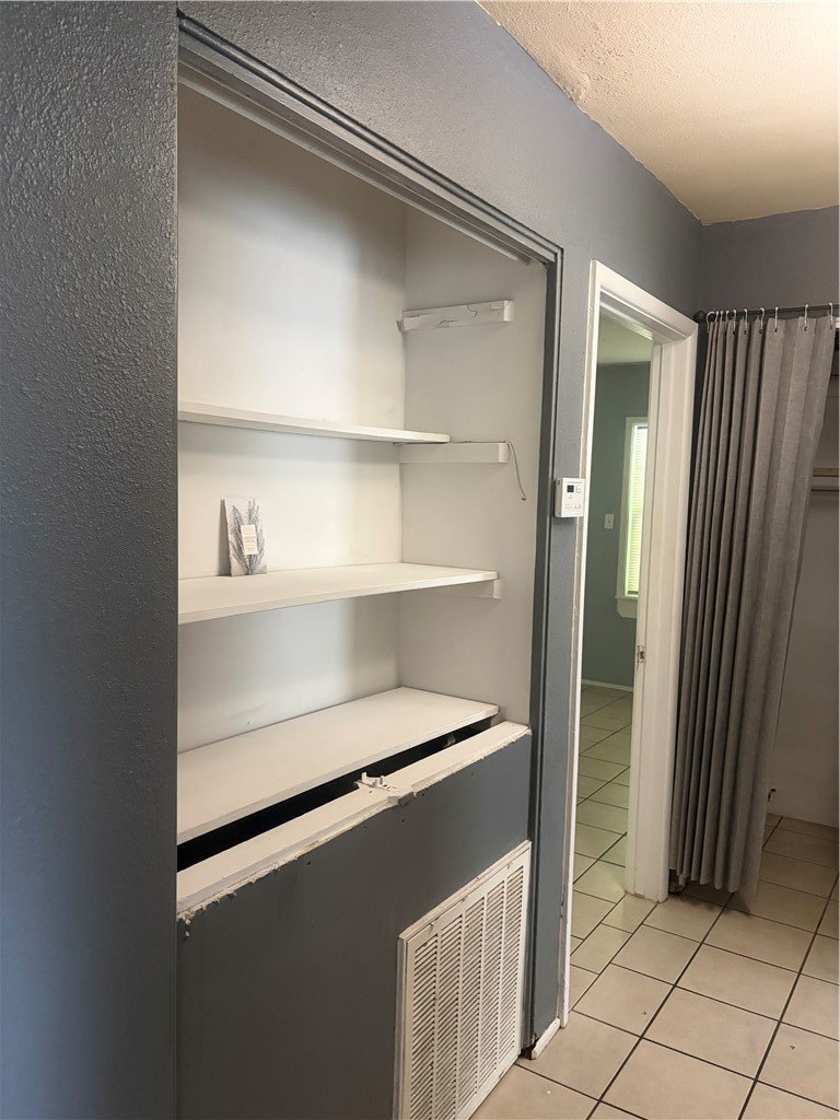 4010 Robinhood Dr – photo 5