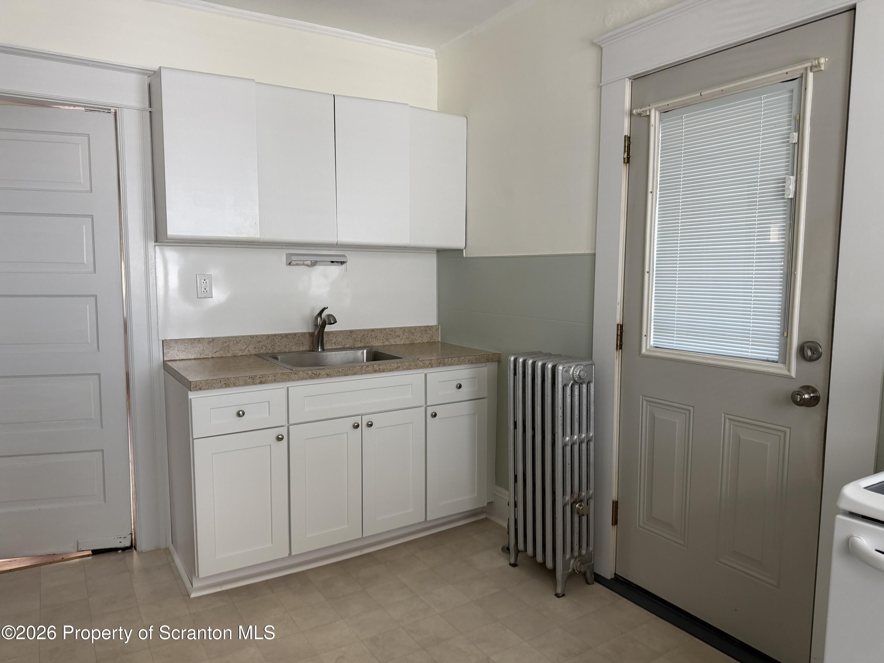 715 Hemlock St – photo 2