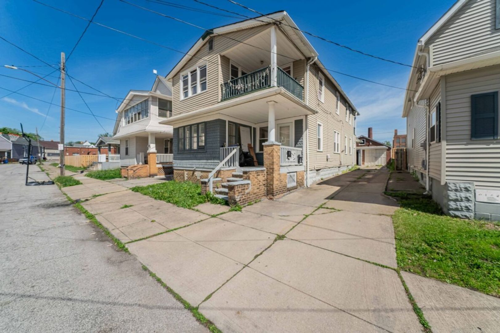3402 Roehl Ave unit Unit Down – photo 1
